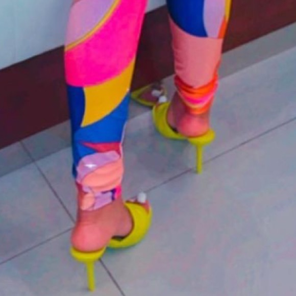 Worn once ! Bottom isn’t new yes i have box - Picture 2 of 2